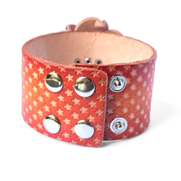 1 LEFT! RESTOCKED! Genuine Leather Handmade Handcrafted Floral Stars Bracelet - Picture 4 of 7